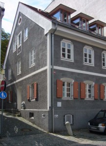 Endter-Architektur nach energetischer Sanierung: Altstadthaus, Straßenansicht