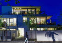 Wohungs- und Hausbau: Barrierefreies Terrassenhaus mit Tiefgarage